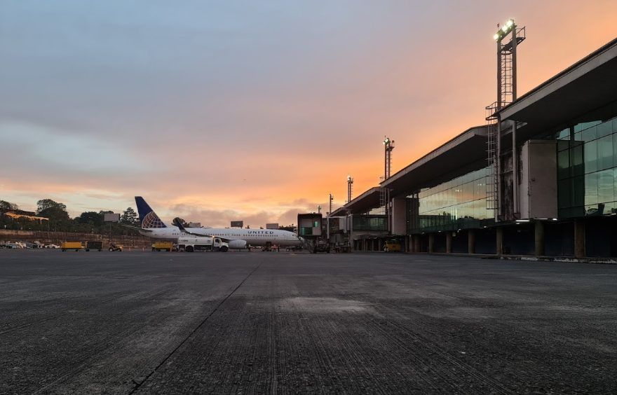Como ir del aeropuerto internacional la aurora hacia Atitlán