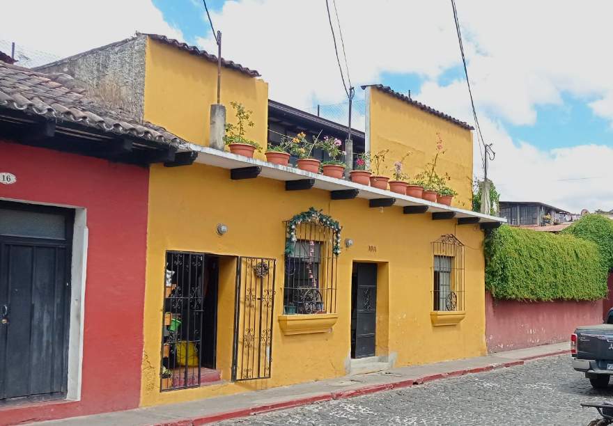 JYM lavandería Antigua Guatemala
